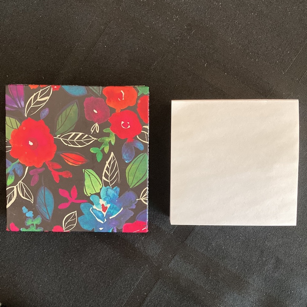 ⚜️Beautiful Pier 1 Floral Memo Not Cube! NWT!